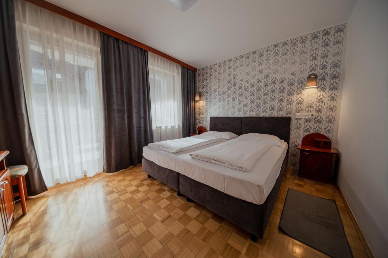 Hotel Maj Inn Моравске-Топлице Экстерьер фото