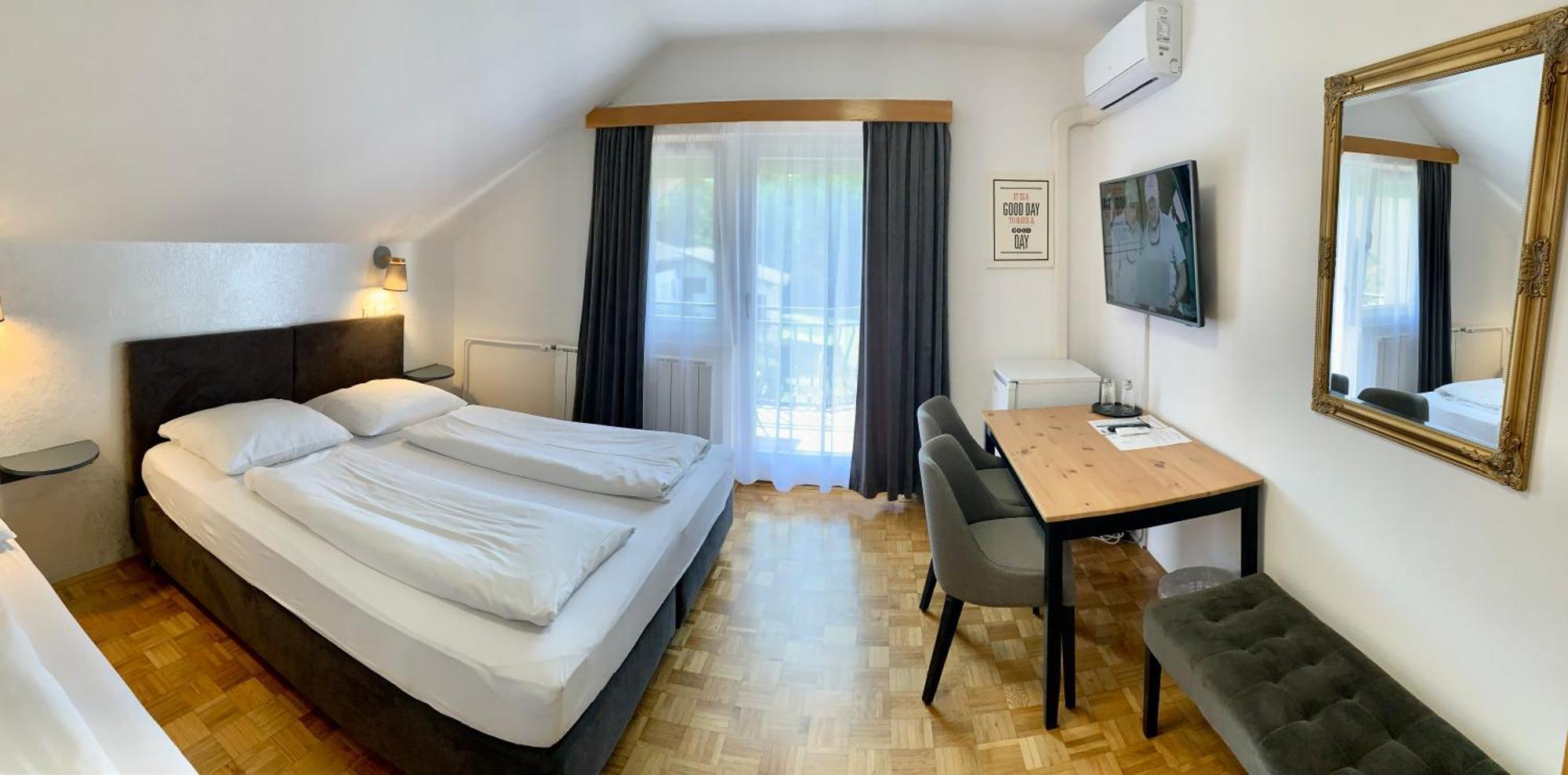 Hotel Maj Inn Моравске-Топлице Экстерьер фото