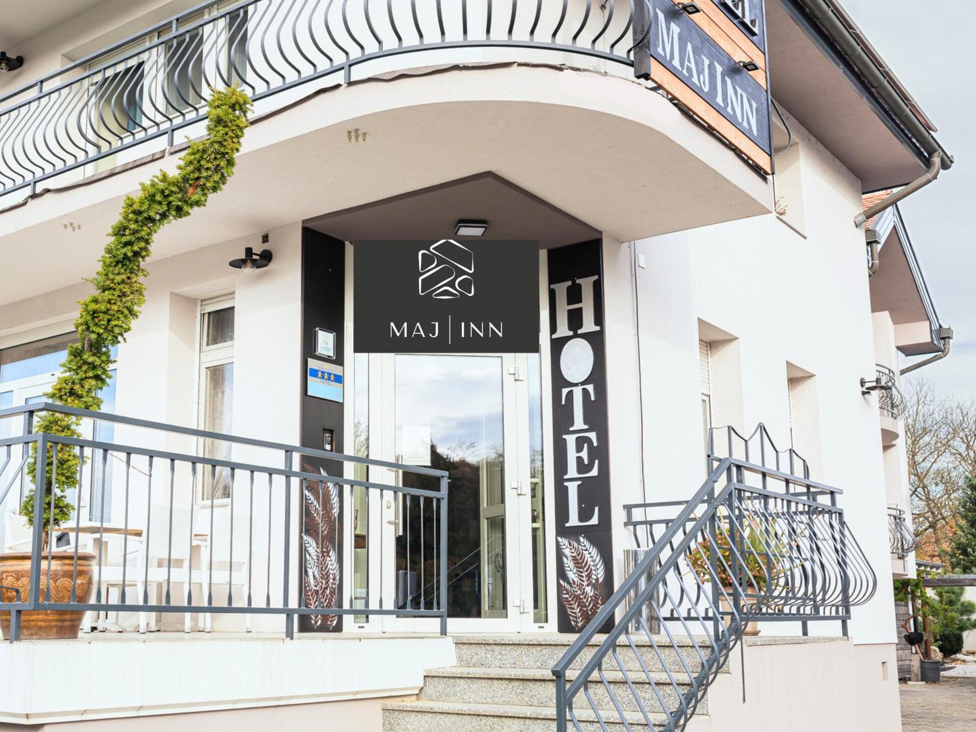Hotel Maj Inn Моравске-Топлице Экстерьер фото